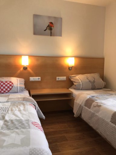 Schlafzimmer mit 2 Einzelbetten